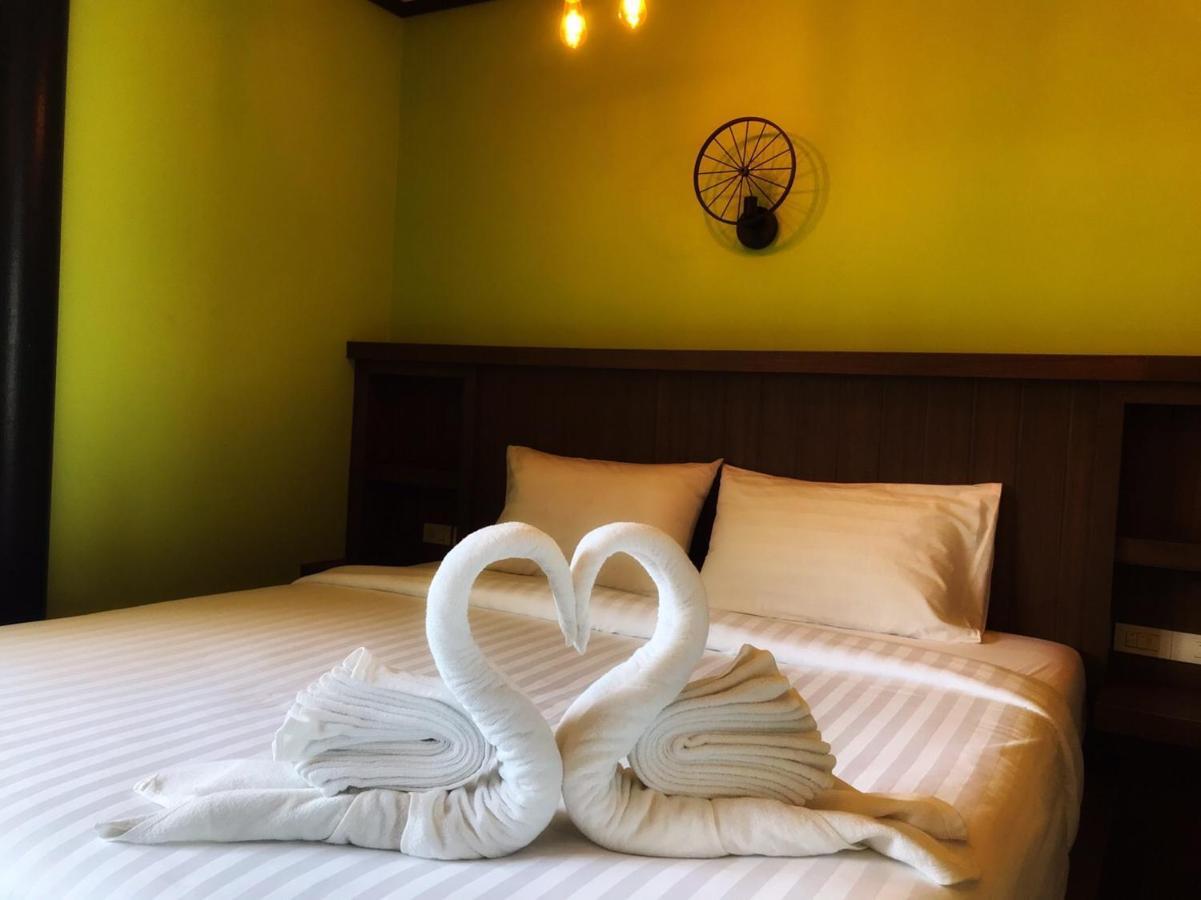 Mangrove House Lanta Old Town Hotel Ko Lanta Kültér fotó