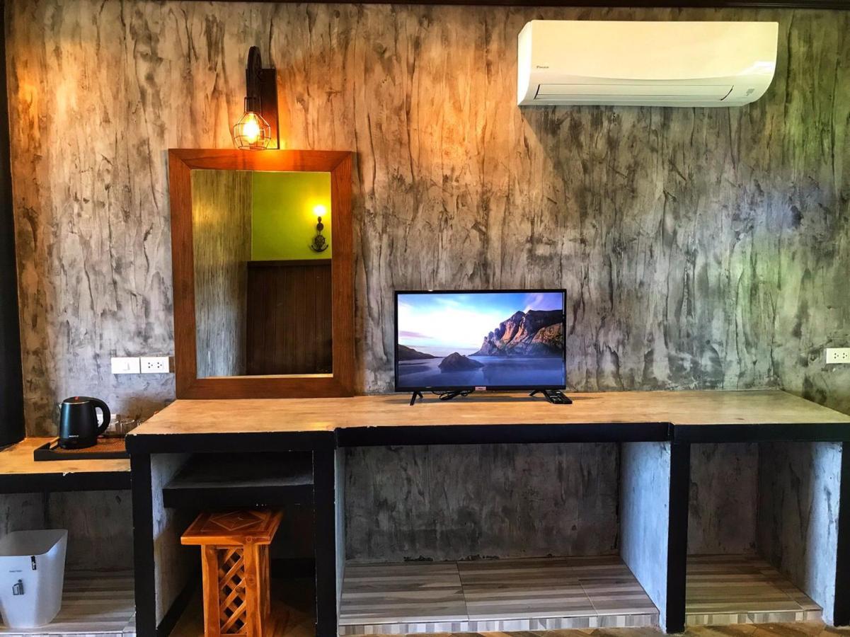 Mangrove House Lanta Old Town Hotel Ko Lanta Kültér fotó